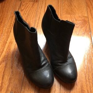 Black Kenneth Cole Reaction Booties
